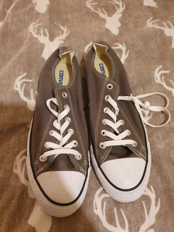 grey converse size 8